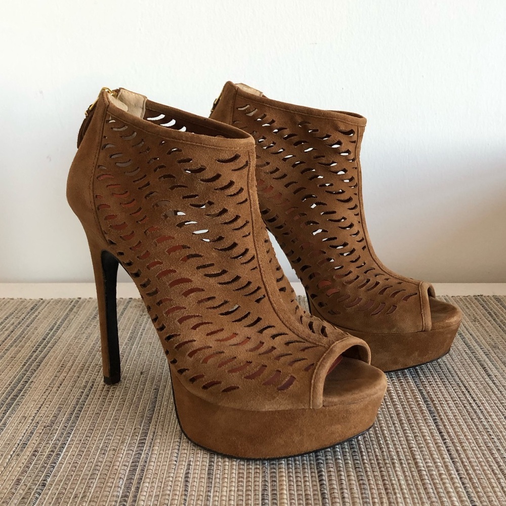 Via Spiga Laser Cut Camel Suede Booties